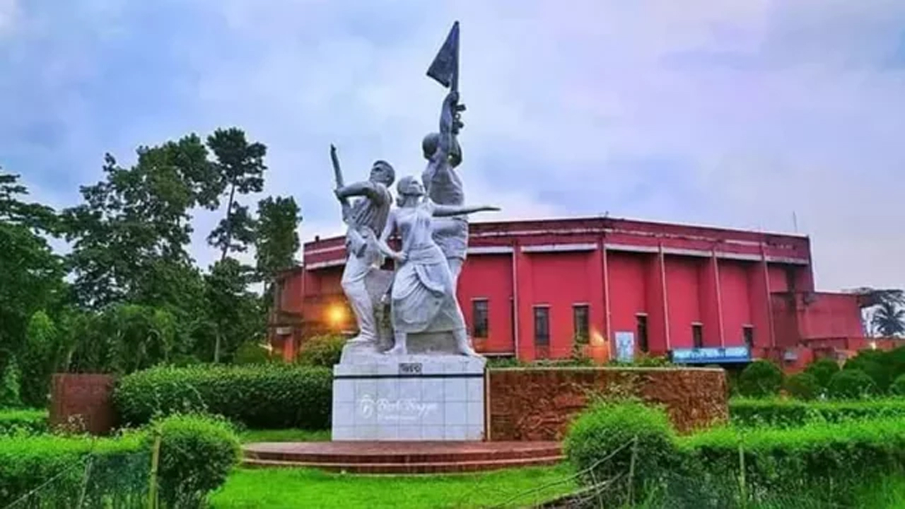 ২৭ বছর ধরে অকার্যকর বাকসু