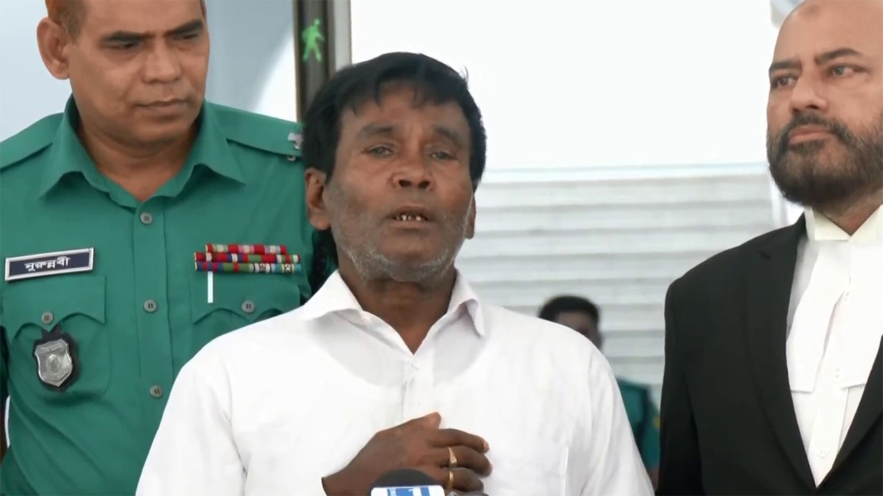 হাসিনার বিচার চেয়ে ট্রাইব্যুনালে সাঈদীর মামলার সাক্ষী সুখরঞ্জন বালি