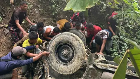 বান্দরবানের থানচিতে পর্যটকবাহী গাড়ি খাদে পড়ে নিহত ২