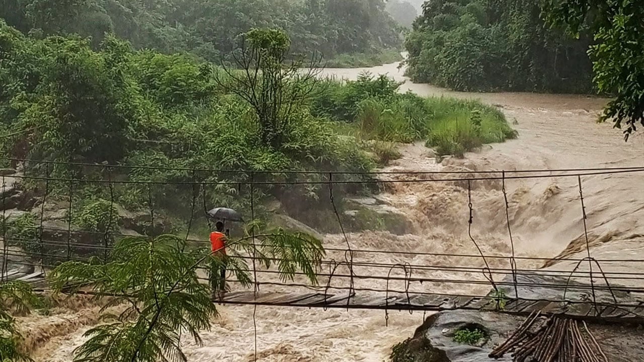 বান্দরবানে পাহাড়ধসের তীব্র শঙ্কা, ৩ উপজেলায় উচ্চ সতর্কতা