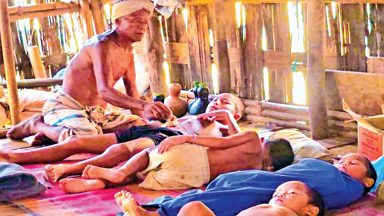 দুর্গম পাহাড়ে ঘরে ঘরে হামের প্রকোপ শিশুদের চিকিৎসা নিয়ে উৎকণ্ঠা