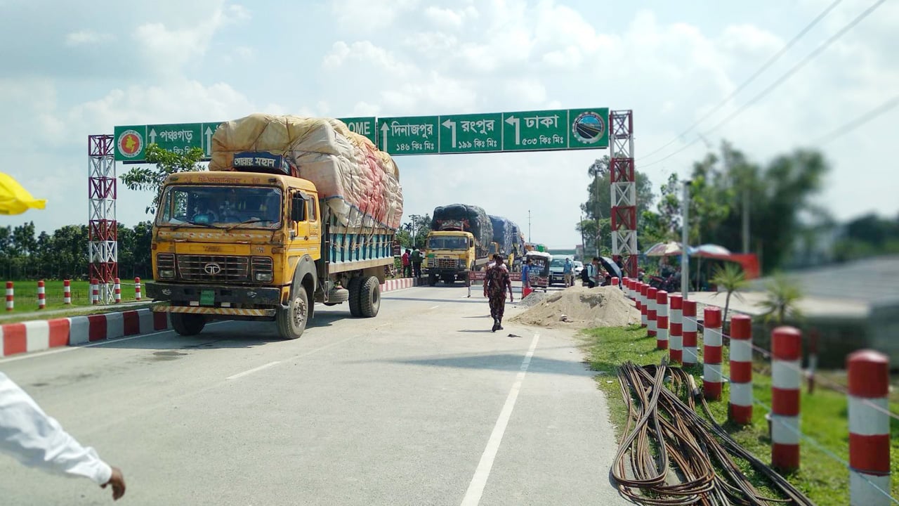 ৩ দিন বন্ধ থাকবে বাংলাবান্ধা স্থলবন্দর
