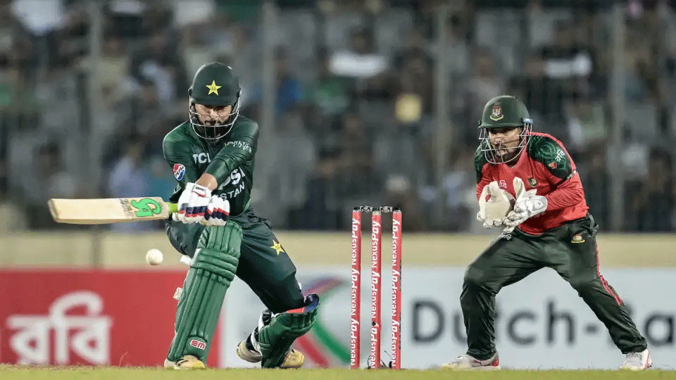 বাংলাদেশের সমর্থনে বিশ্বকাপ থেকে সরছে না পাকিস্তান