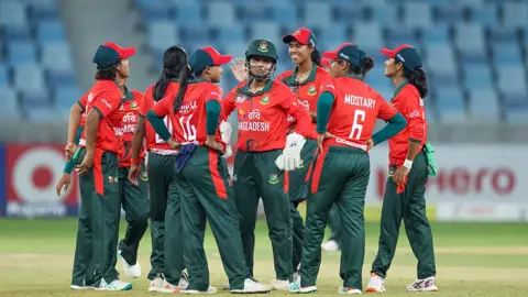বাংলাদেশকে প্রীতি ম্যাচে ডেকেও মাঠে এলো না চীন