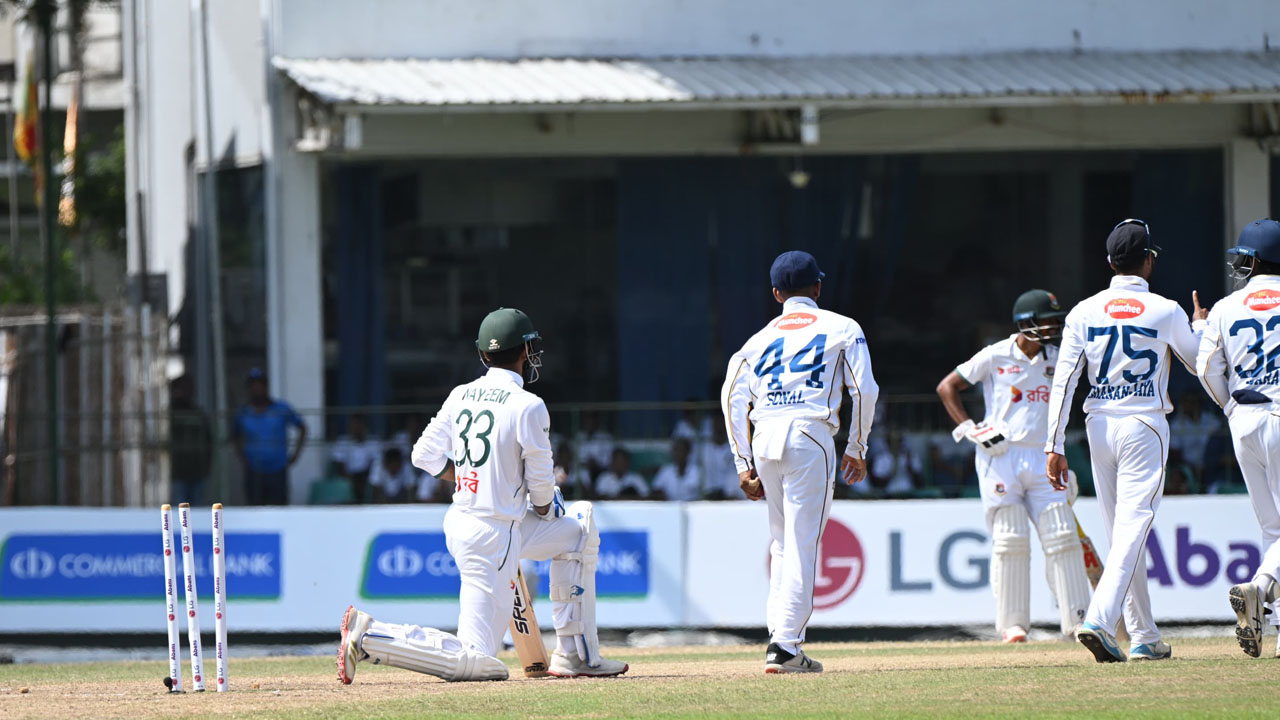 ইনিংস ব্যবধানে হারল বাংলাদেশ