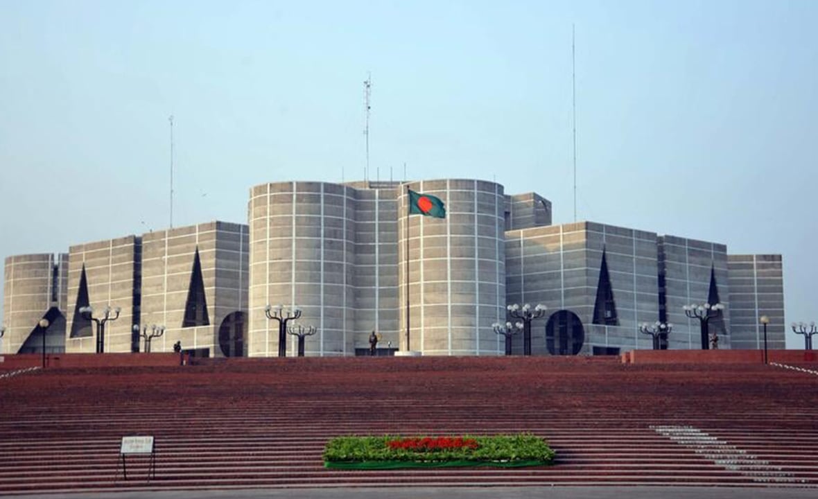 এমপিদের কার্যক্রম সংসদেই সীমাবদ্ধ রাখার আহ্বান দুদক চেয়ারম্যানের