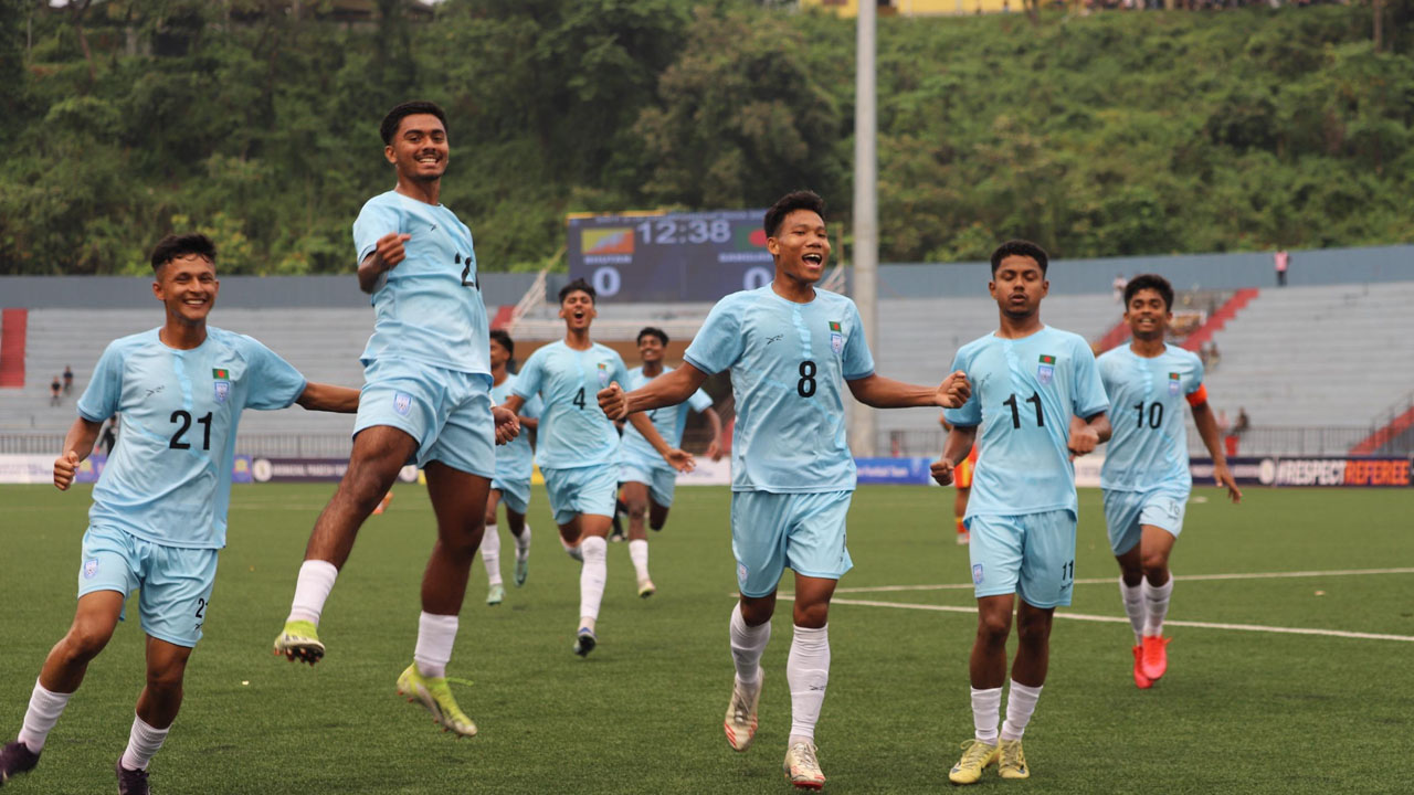 সহজ জয়ে শেষ চারে বাংলাদেশ