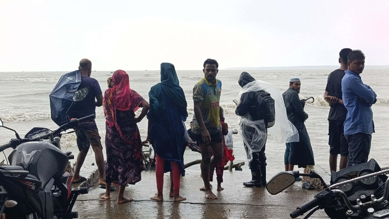 বরগুনায় শুভসন্ধ্যা সমুদ্র সৈকতে নিখোঁজ পর্যটক