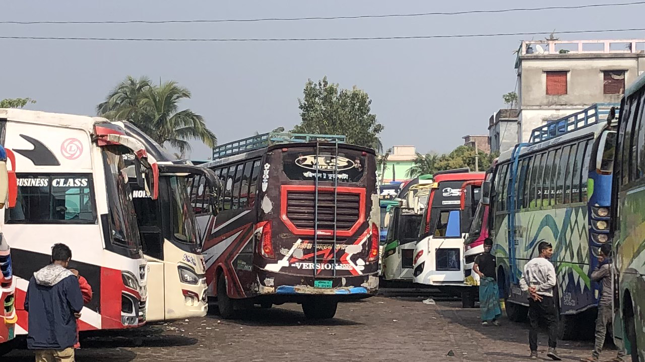 বরিশালসহ ৫ জেলায় বাস ধর্মঘট, ভোগান্তিতে যাত্রীরা