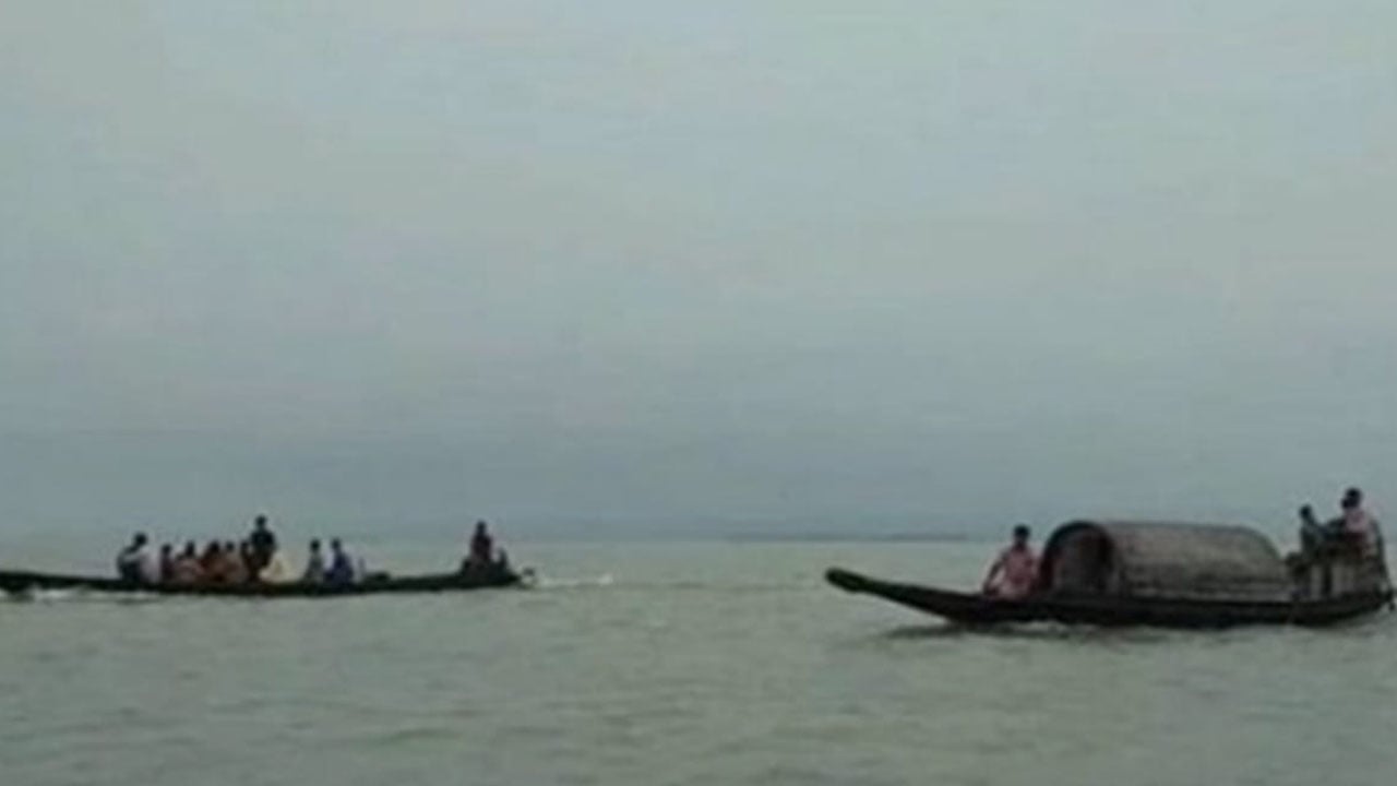 মেঘনায় নৌকা ডুবে বাবা-ছেলেসহ তিনজনের লাশ উদ্ধার