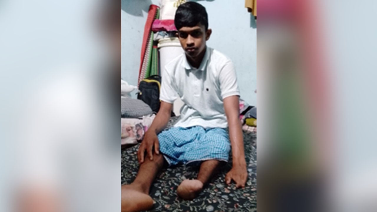 প্রতিবন্ধী এনামুলসহ চার ভাইবোনের ঠাঁই হয়নি বাবার সংসারে