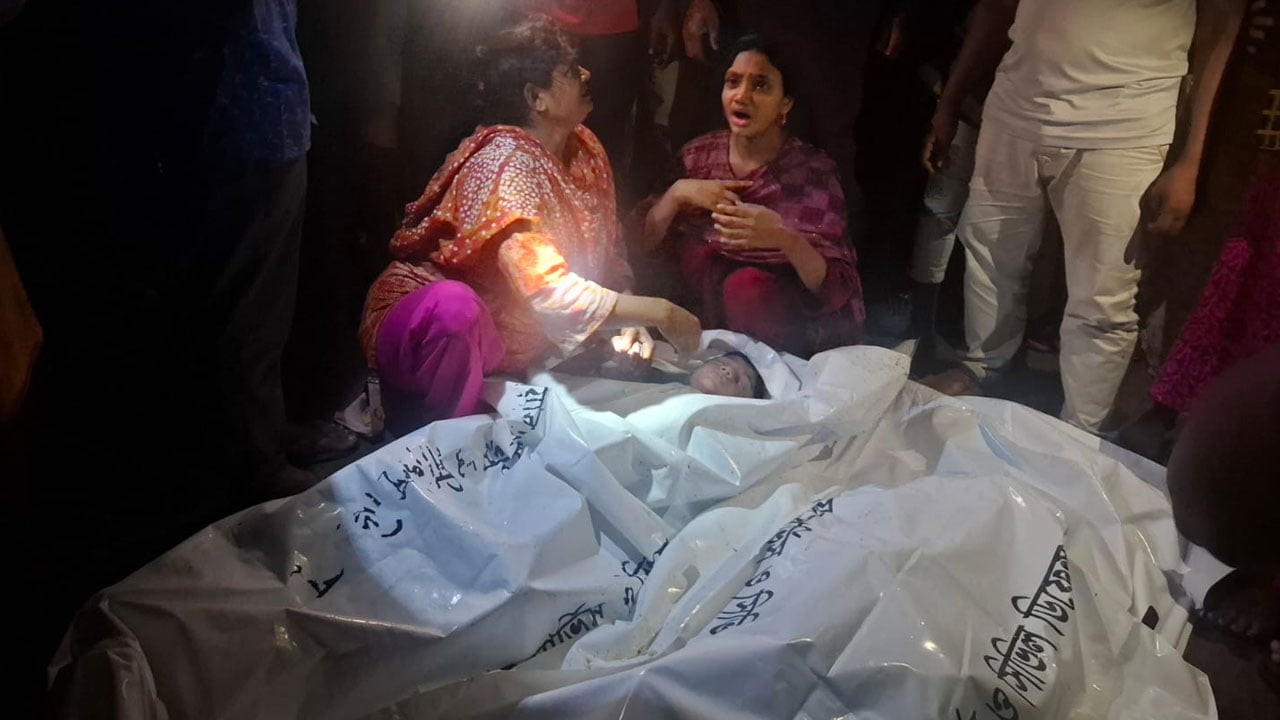 শের ই বাংলা মেডিকেল কলেজের দিঘি থেকে দুই শিশুর লাশ উদ্ধার