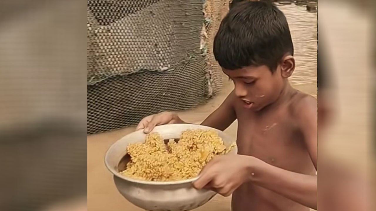 তিনদিন পর এতিম শিশুর ভাগ্যে জুটলো খিচুড়ি