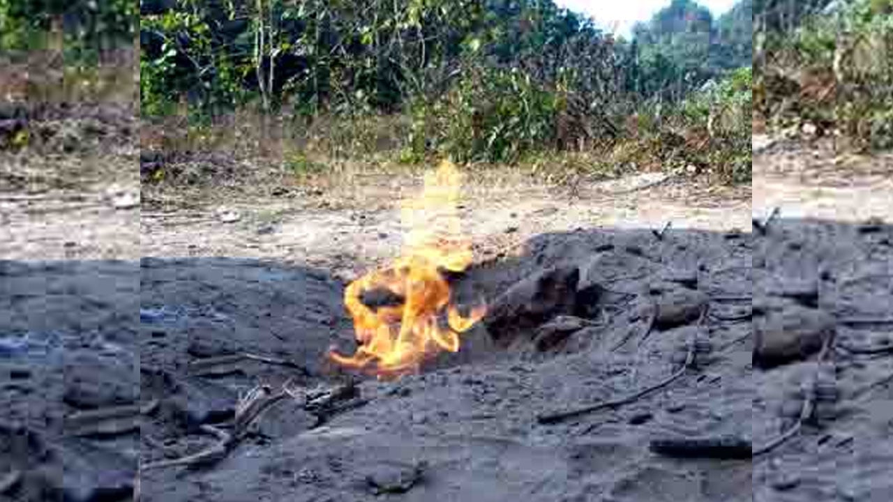 বাঁশখালীর পাহাড়ে গ্যাসের তিন কূপে ফাটল, উঠছে বুদবুদ