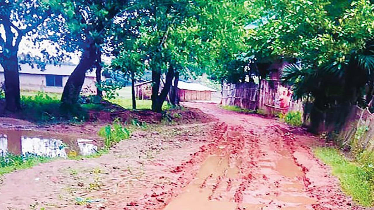অতিবর্ষণে বাঁশখালীর ৫৮ সড়ক ক্ষতবিক্ষত, দুর্ভোগ