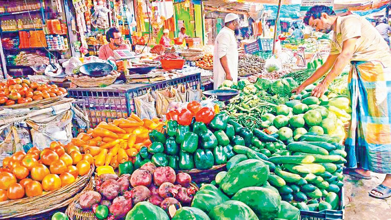 রমজানের শুরুতেই সারা দেশে অস্থির বাজার, ক্রেতাদের নাভিশ্বাস