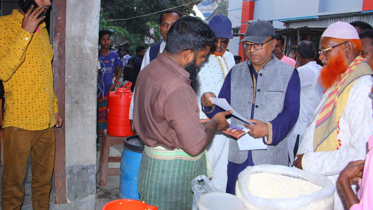 দাউদকান্দিতে প্রশাসনের উদ্যোগে বাজার মনিটরিং
