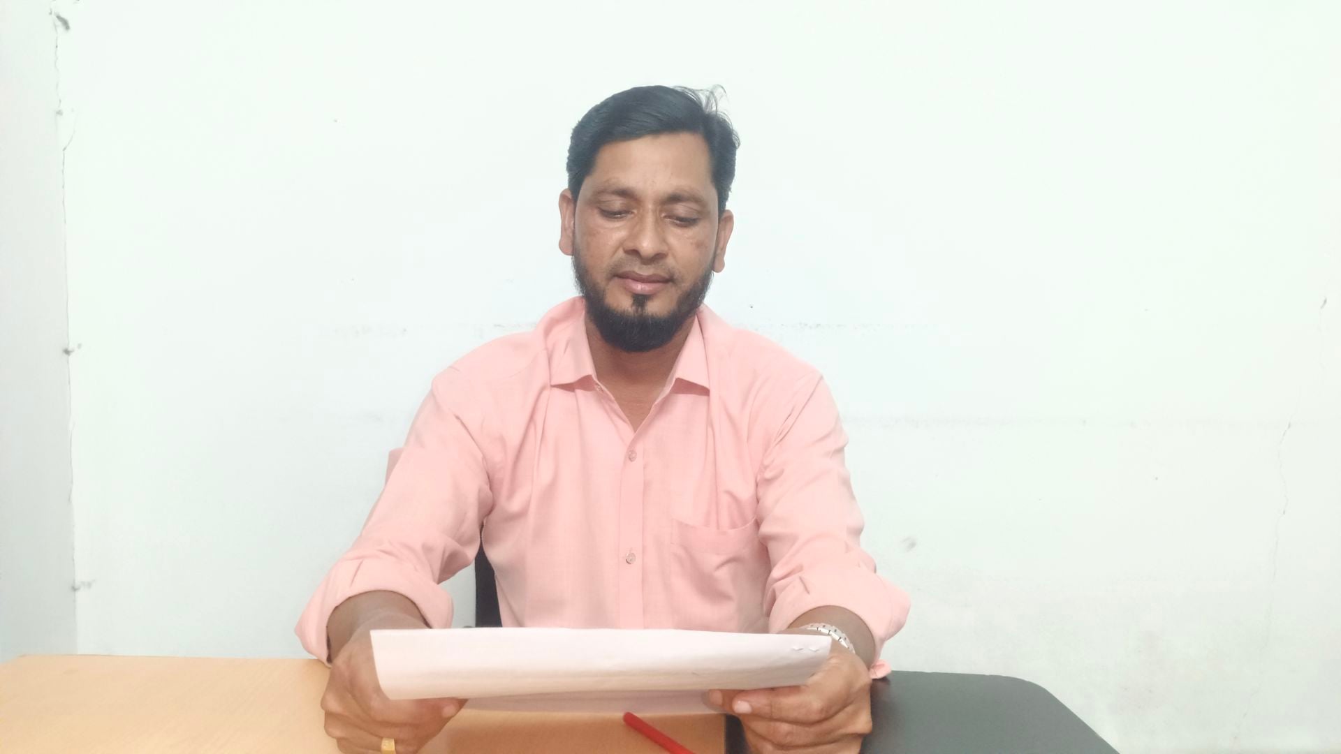 সহকারী শিক্ষিকাকে হেনস্তার অভিযোগের ঘটনায় সংবাদ সম্মেলন