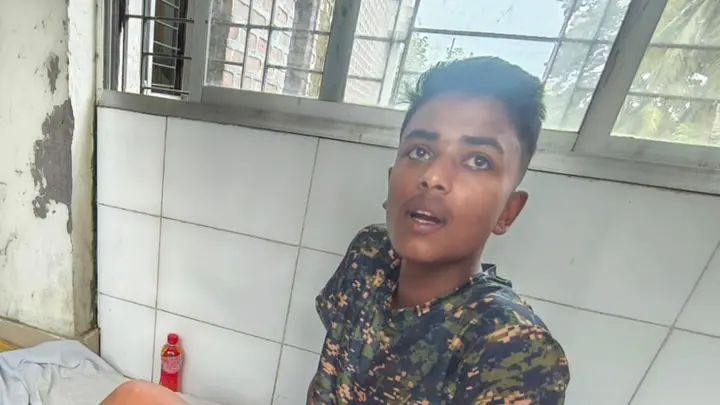 খুলনায় সাংবাদিকের ছেলেকে ডেকে নিয়ে কুপিয়ে জখম