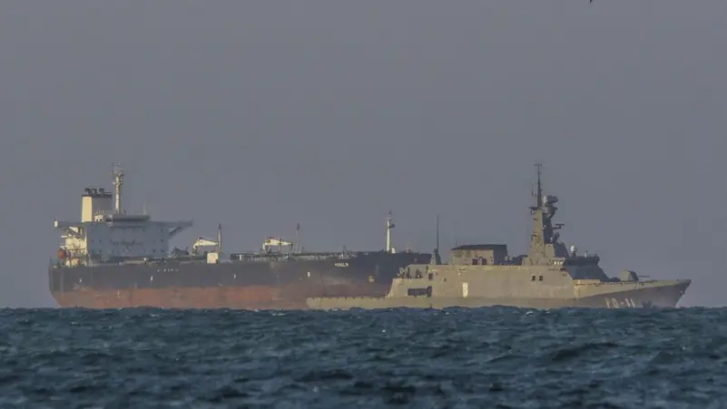 ভেনেজুয়েলার উপকূল থেকে জব্দকৃত ট্যাংকার বন্দরে নিয়ে যাচ্ছে যুক্তরাষ্ট্র