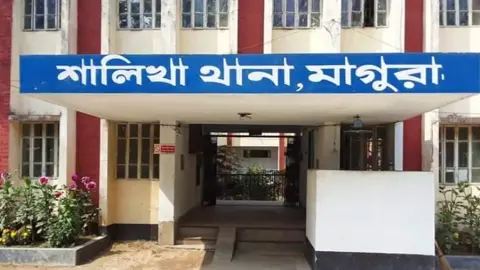 মাদকসেবীর ছুরিকাঘাতে পুলিশের এসআই আহত 