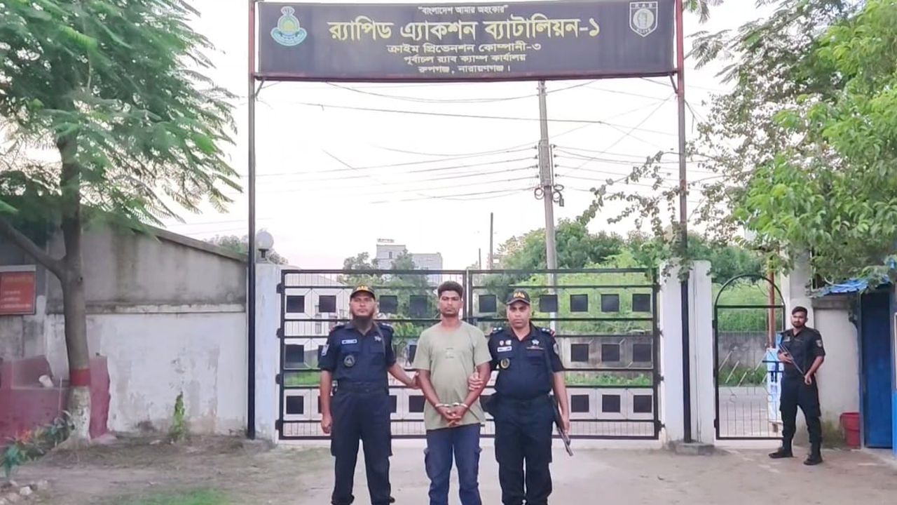 সম্পত্তির জন্য পিতাকে কুপিয়ে জখম, ছেলে আটক