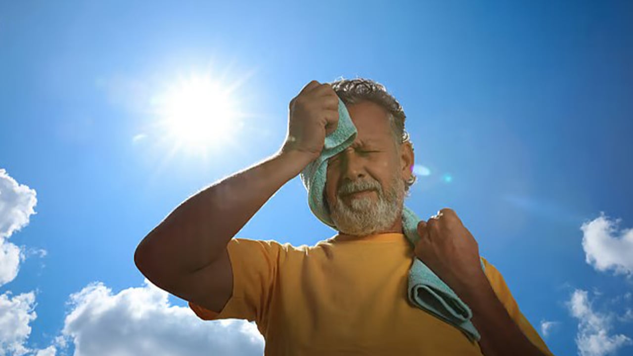 হিট স্ট্রোক নাকি ডিহাইড্রেশন, বুঝবেন যেভাবে