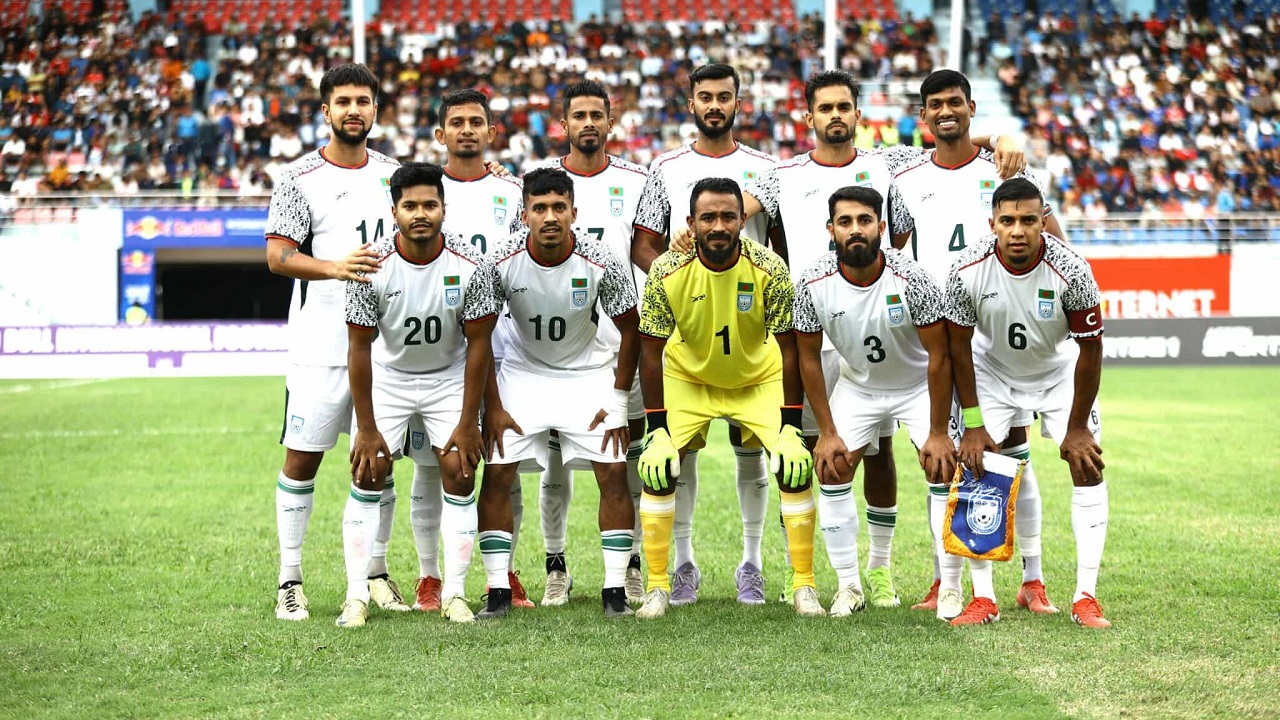 কাঠমান্ডু আন্দোলনে রণক্ষেত্র, ফ্লাইট বাতিল, ফুটবল দল ফিরতে পারেনি