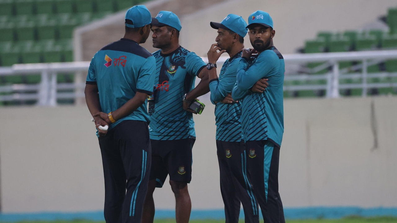 ক্রিকেট দল পাকিস্তানে, লাহোরে আজ অনুশীলন