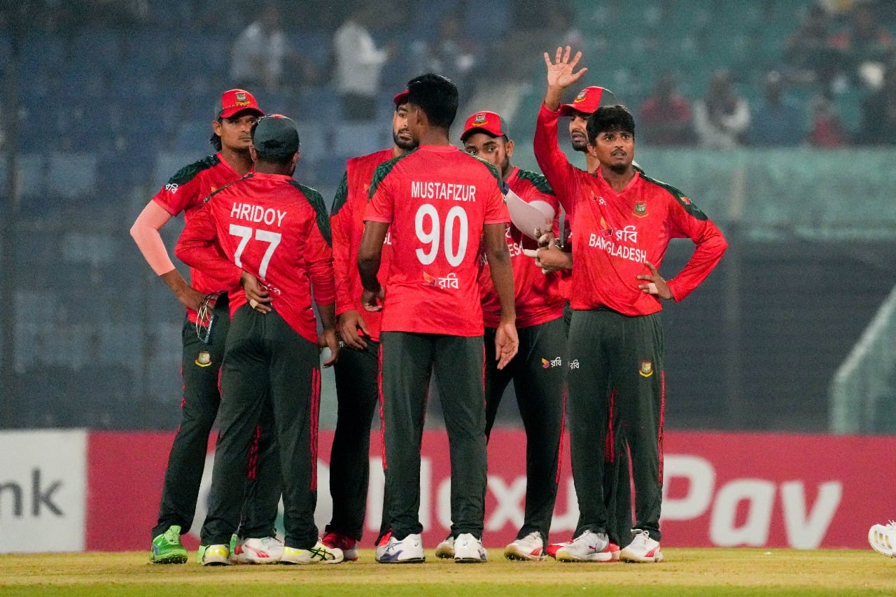 সিরিজ বাঁচাতে বাংলাদেশের চাই ১৭১ রান