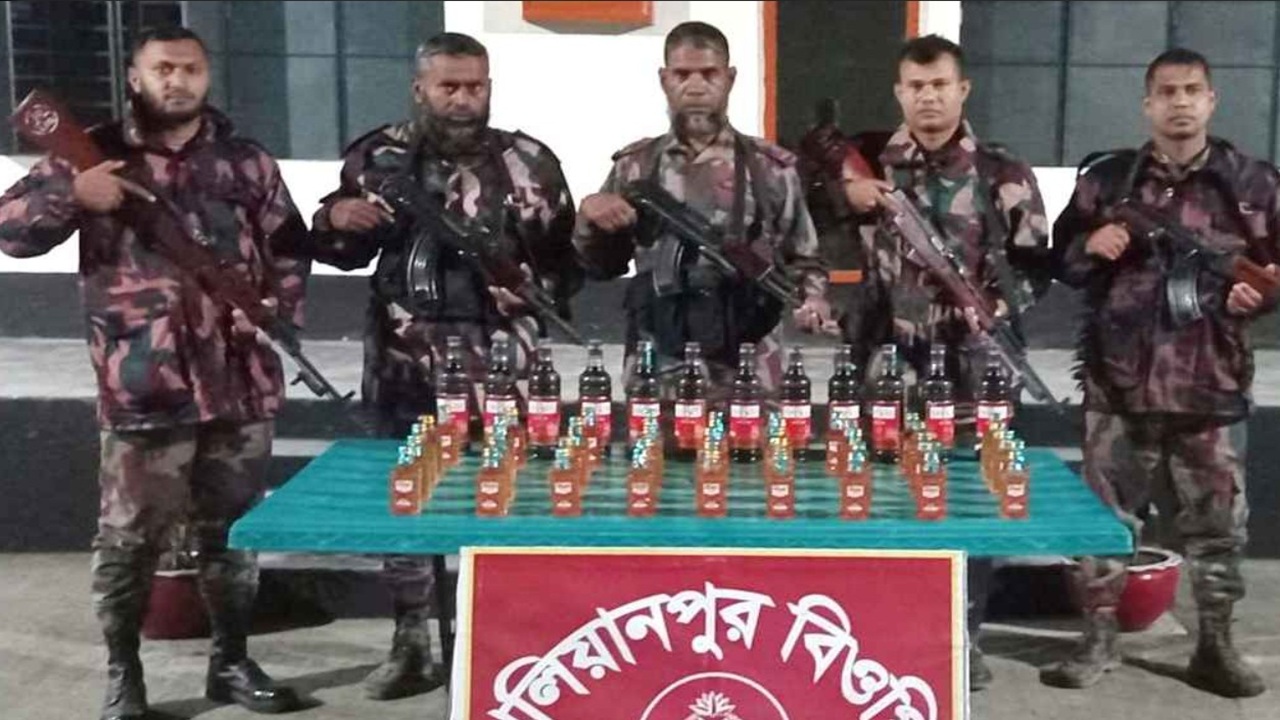 মহেশপুর সীমান্তে গরু-মাদকদ্রব্য জব্দ, আটক ১২