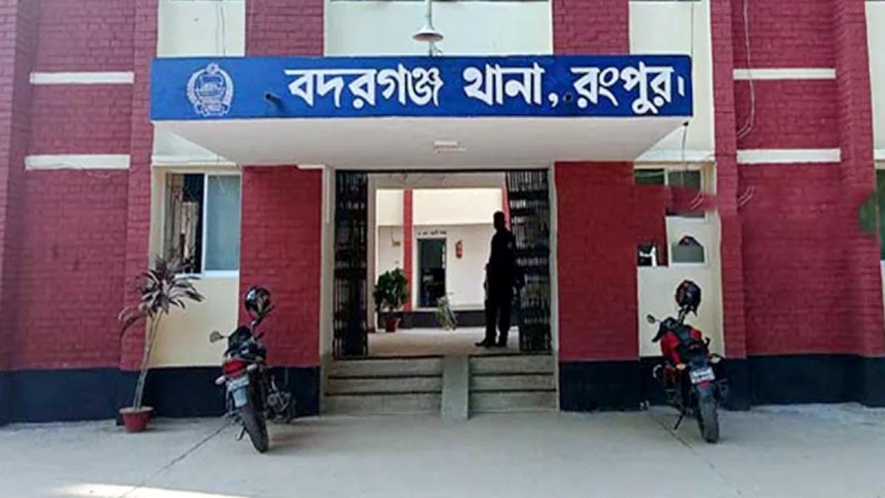 মসজিদের মোয়াজ্জেমকে পেটালেন বিএনপি নেতা