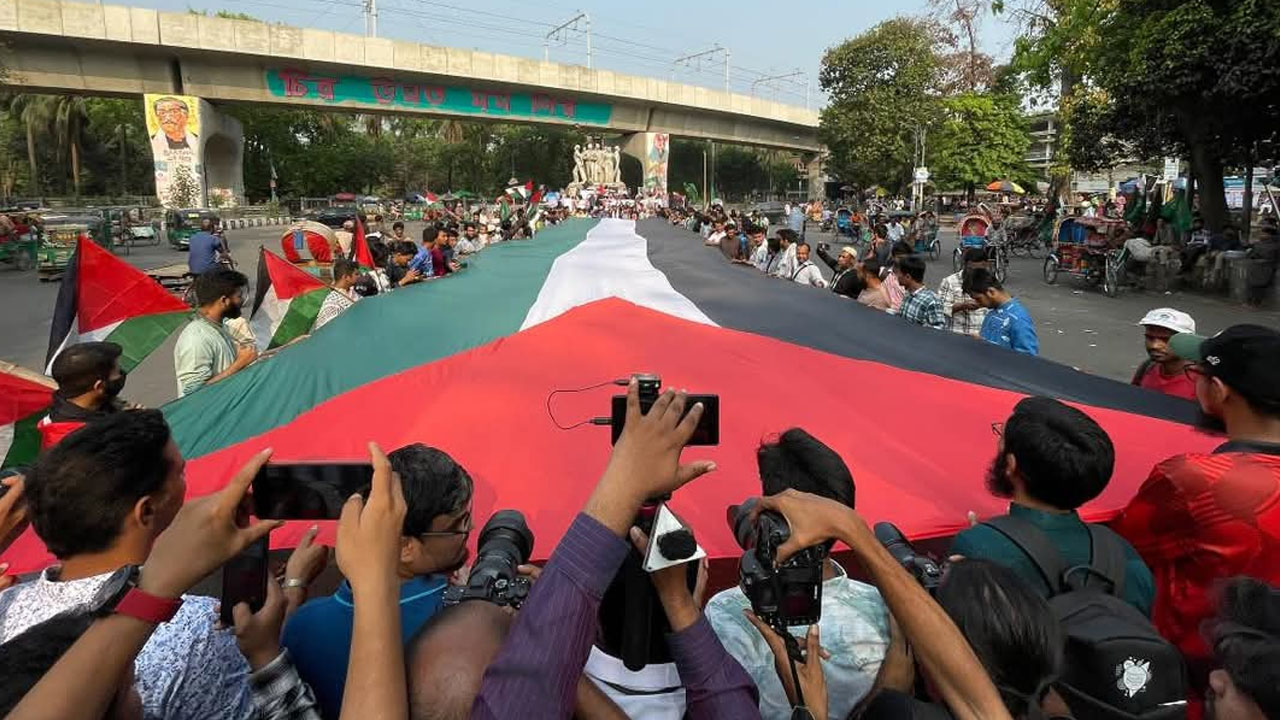 ছয় দফা দাবিতে পররাষ্ট্র মন্ত্রণালয় অভিমুখে পদযাত্রা শুরু