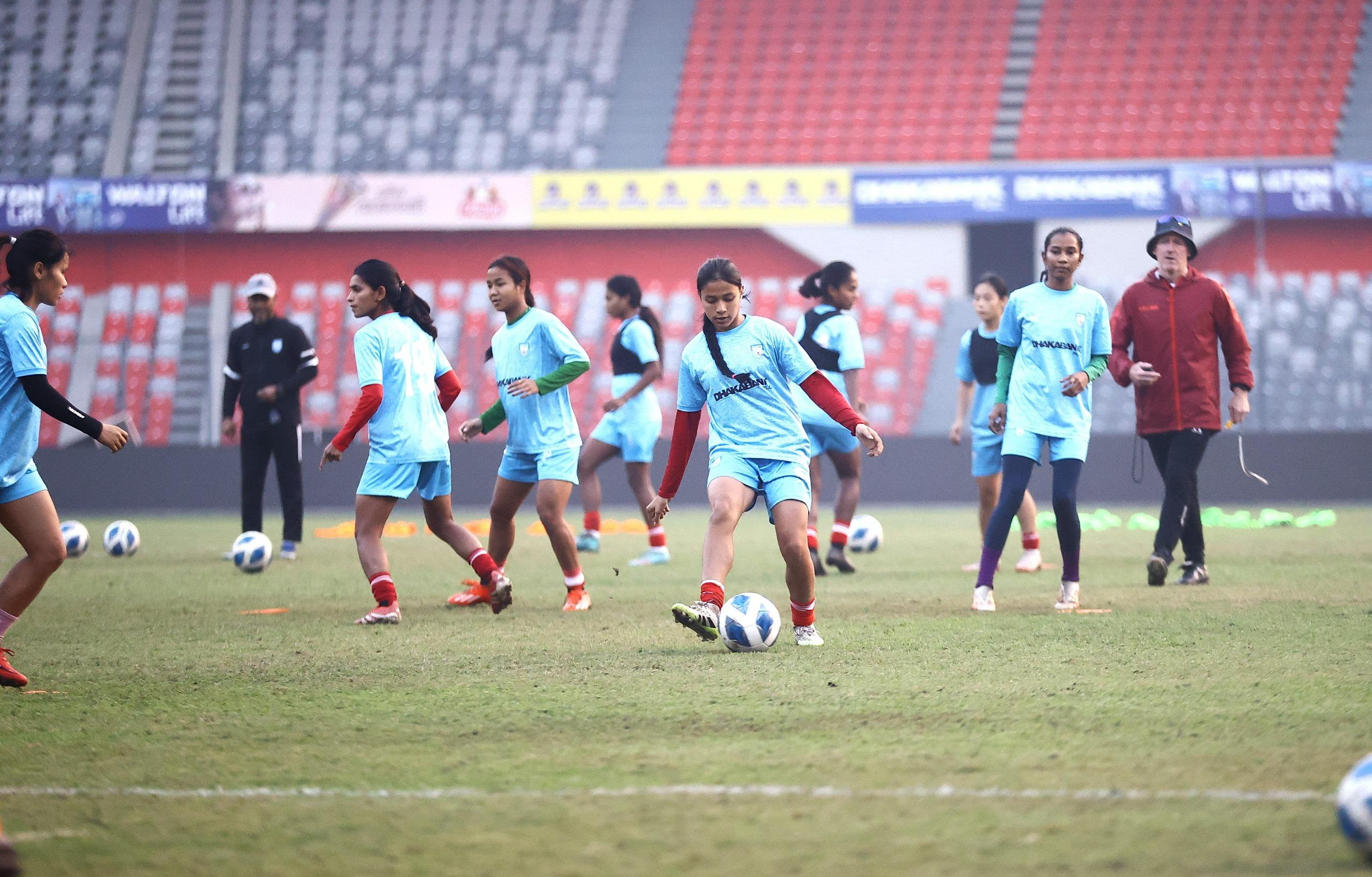 ঋতুপর্নাদের সামনে আজ ইউরোপ-ফুটবলের চ্যালেঞ্জ