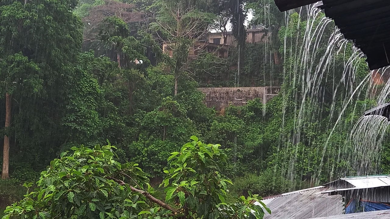বিদায়ী আষাঢ়ের শেষ কান্না, থাকবে আরো দুইদিন