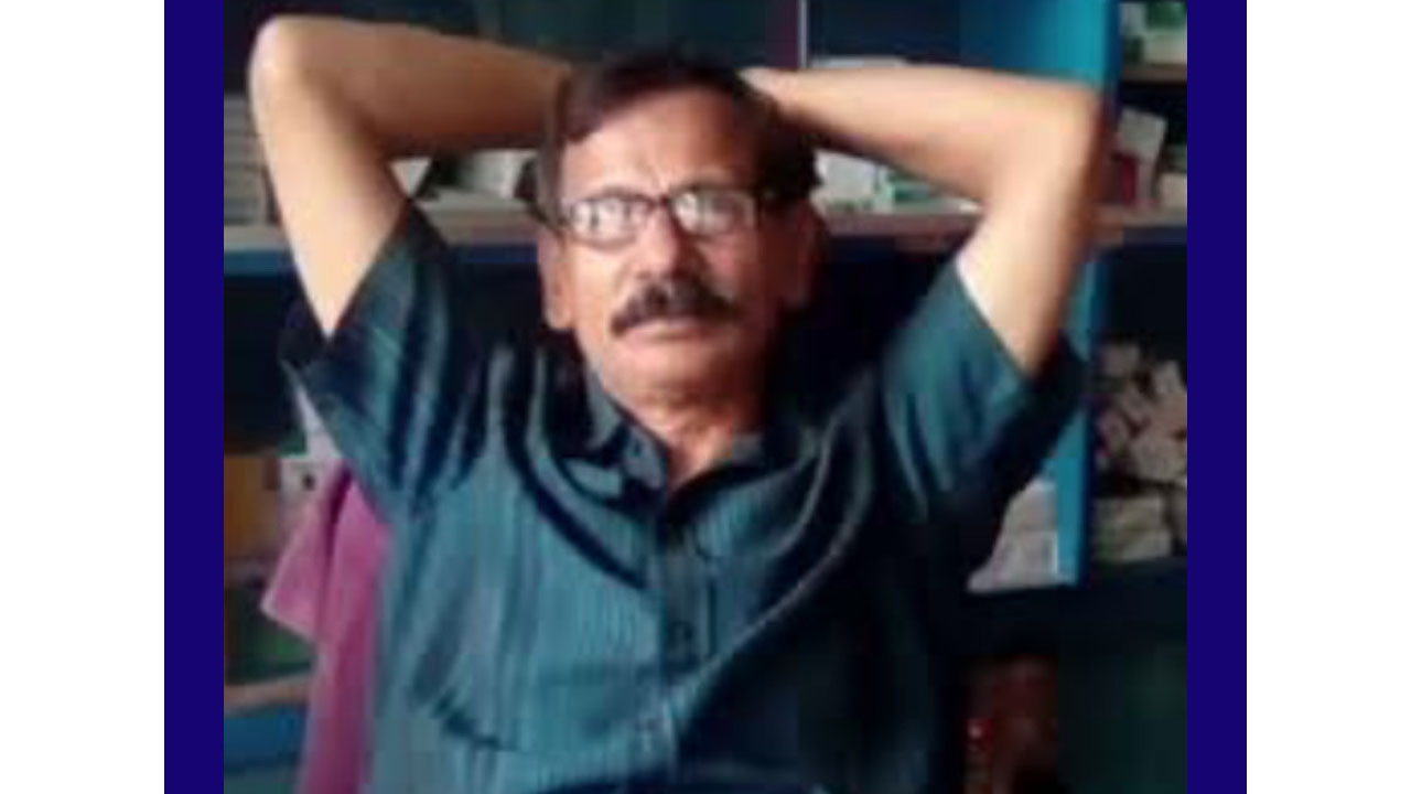 প্রধান শিক্ষককে পেটানোর হুমকি দিয়েছেন বিএনপি নেতা রাজা মিয়া