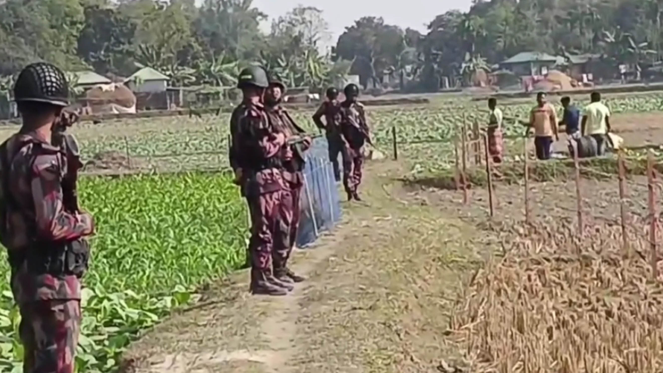 আন্তর্জাতিক আইন ভেঙে সীমান্তে আবারও ভারতের কাঁটাতারের বেড়া
