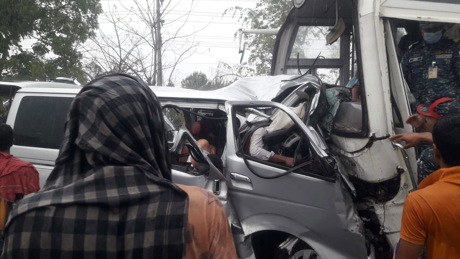 রামপালের বেলাইব্রিজে সড়ক দুর্ঘটনায় নিহত বেড়ে ১২