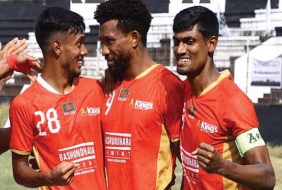 বড় জয়ে শীর্ষে বসুন্ধরা কিংস