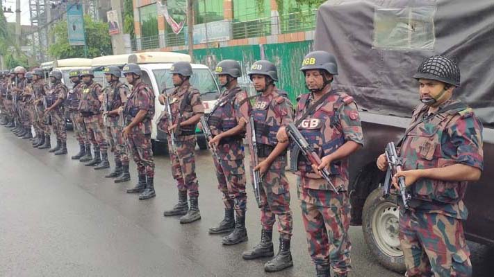 রাজধানীবাসীর নিরাপত্তায় মাঠে নেমেছে বিজিবি