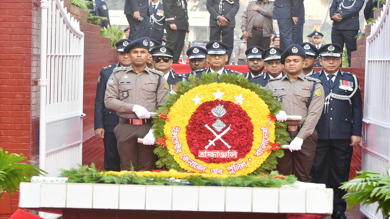 মুক্তিযুদ্ধের বীর শহীদদের প্রতি বিজিবি মহাপরিচালকের শ্রদ্ধা