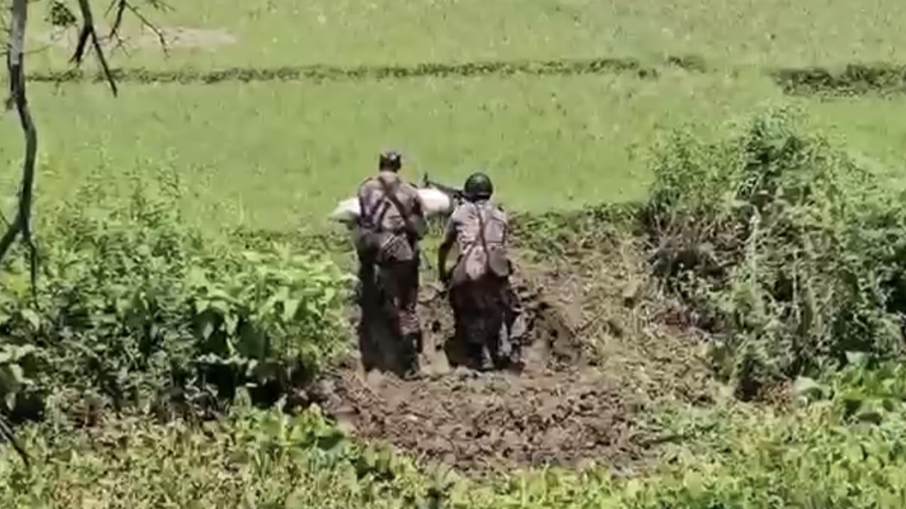 পুশ-ইন ঠেকাতে বেনাপোলে বিজিবির টহল জোরদার