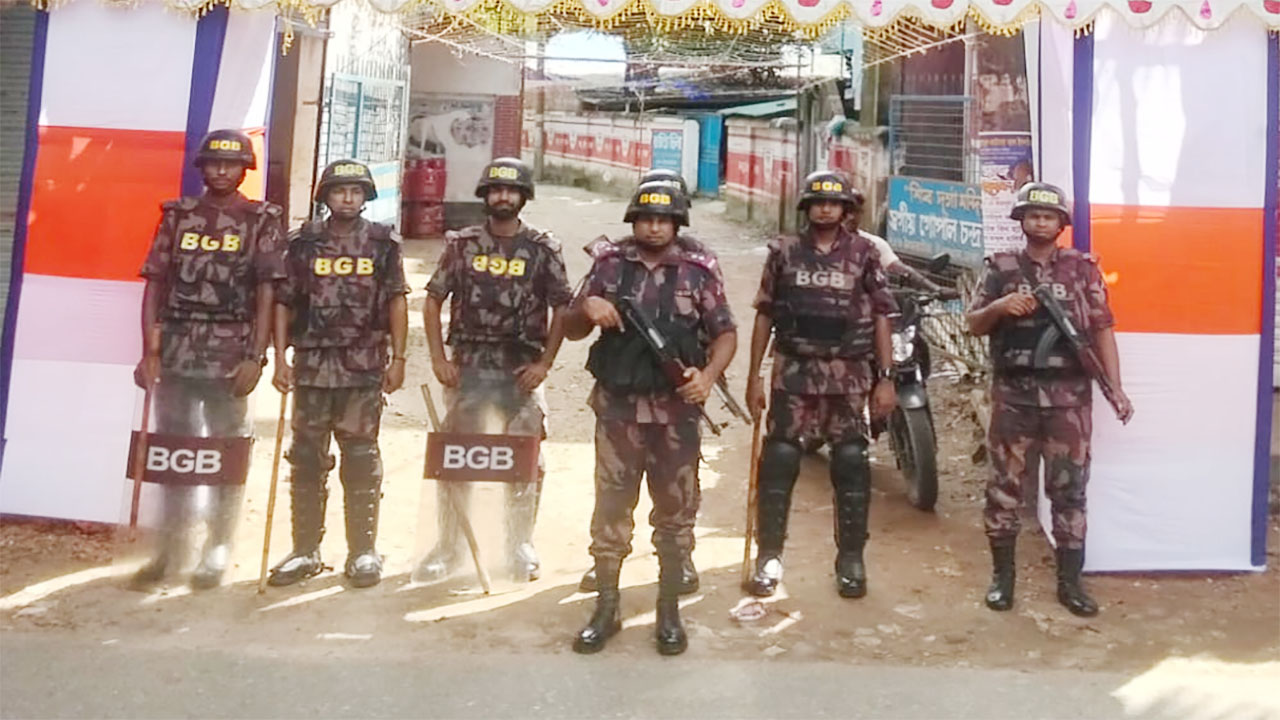পূজা মন্ডপের নিরাপত্তায় সারা দেশে ৪৩০ প্লাটুন বিজিবি মোতায়েন