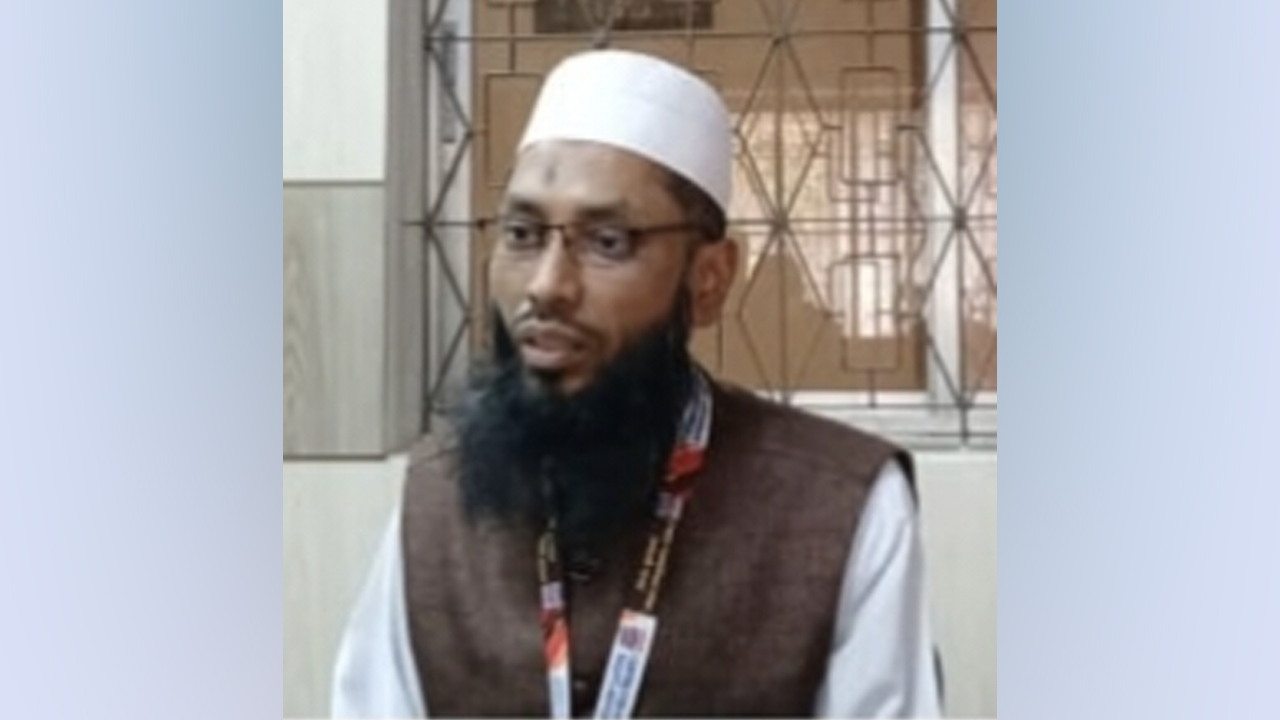 আয়না ঘরে ৬ মাস ও ৪ বছর কারা নির্যাতন