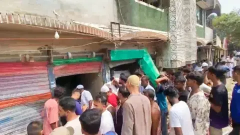 ভৈরবে জমি সংক্রান্ত বিরোধে দোকানপাট ও বাড়িঘর ভাঙচুর-লুটপাট