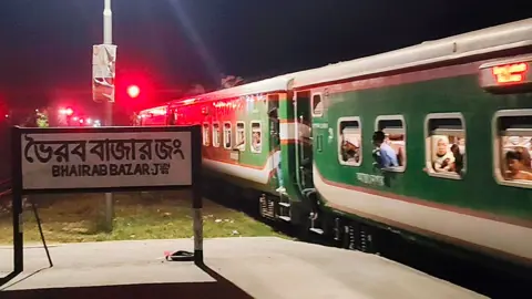 ইঞ্জিন ছাড়াই ১ কিলোমিটার পেছনে এলো ট্রেন 