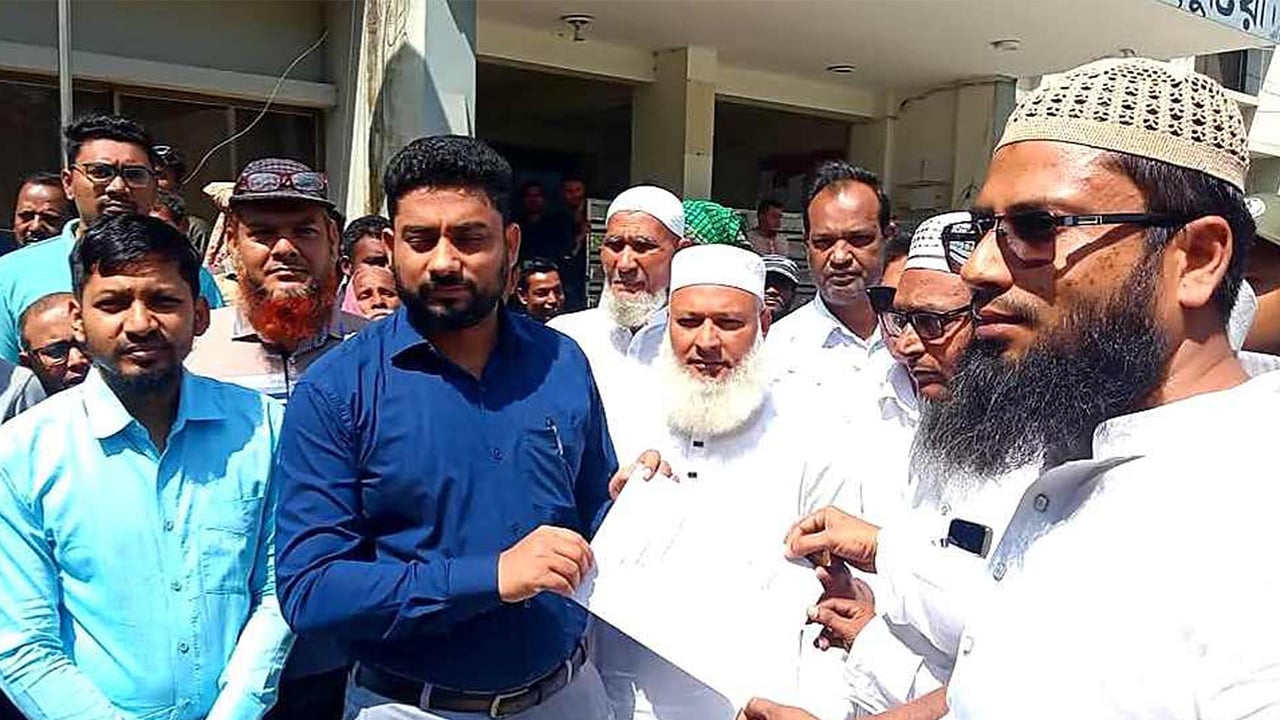 ভেড়ামারায় ইটভাটার মালিক-প্রশাসন মুখোমুখি