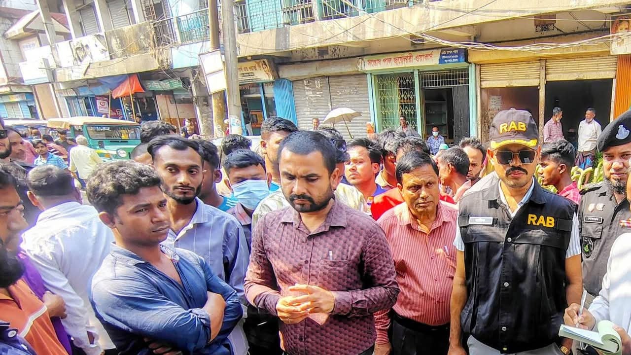 ১৬ টাকার লেবু ৮০ টাকায় বিক্রি, ৪৩ হাজার টাকা জরিমানা