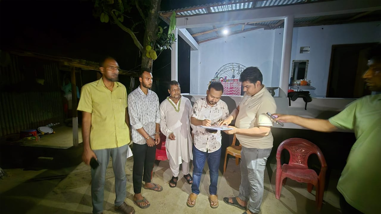 নকল দুধ তৈরির অভিযোগে ৬ মাসের কারাদণ্ড, ১ লাখ টাকা জরিমানা