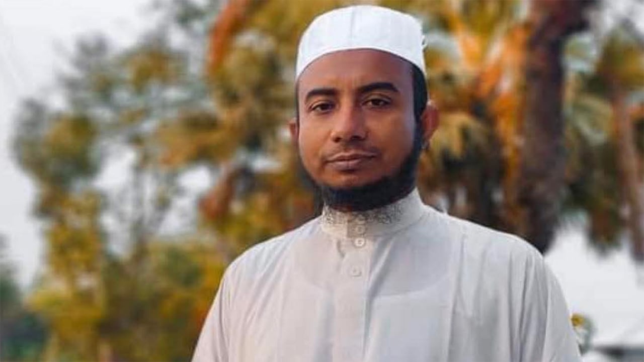 ভোলায় ইসলামী ঐক্য আন্দোলনের সেক্রেটারিকে কুপিয়ে হত্যা